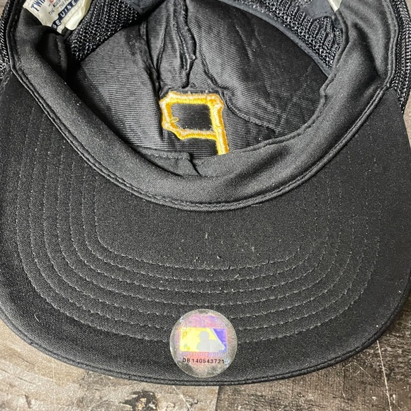 Vintage Pittsburgh Pirates Snapback Hat MLB Baseball Twins Black Trucker Cap - Picture 8 of 10